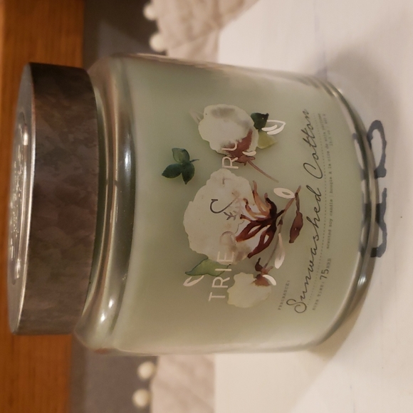 Tried and True Fragrance Co. Sunwashed Cotton Candle - Picture 1 of 4